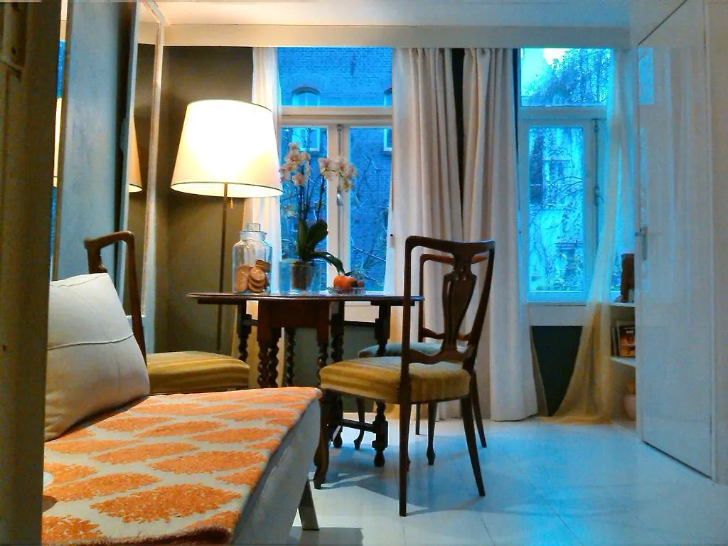 Miss Jordaan For Quiet Travellers Bed & Breakfast Amsterdam Netherlands